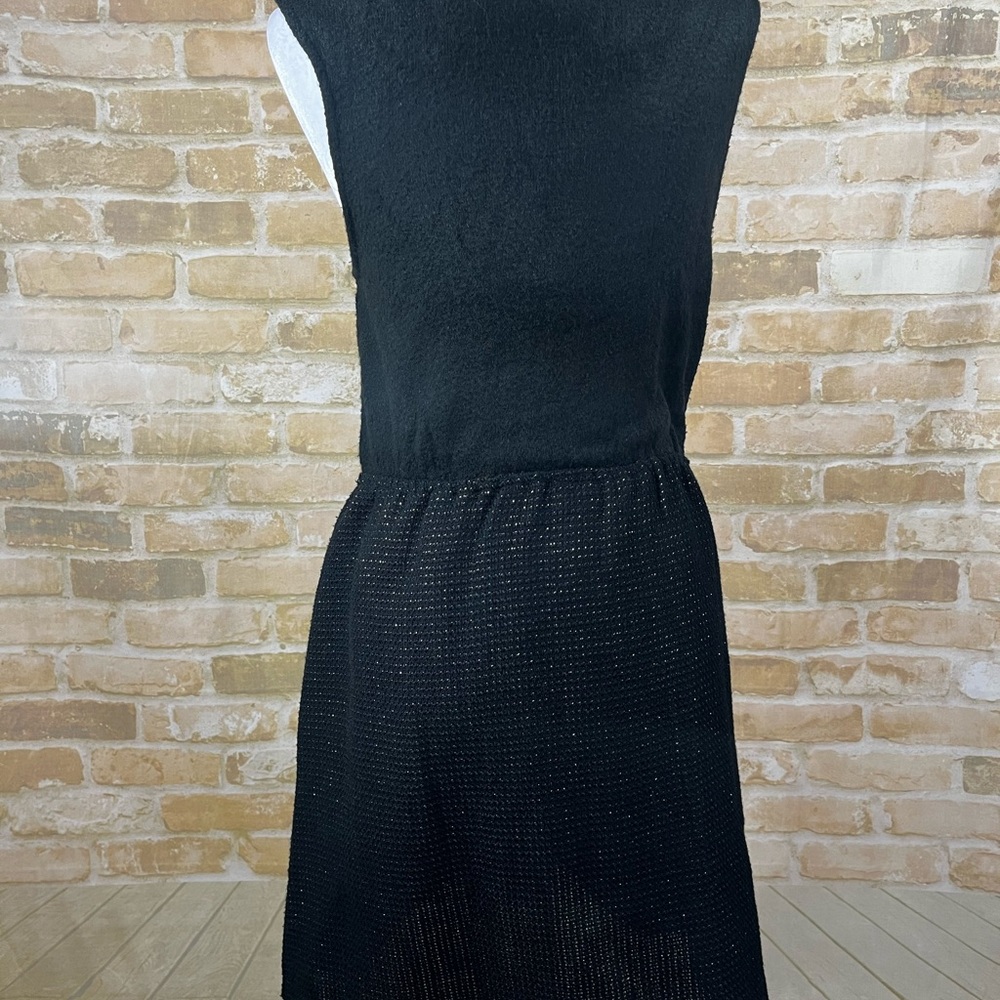 🆕Mine Black Sleeveless dress with Pockets. Gold highlights - Picture 4 of 5